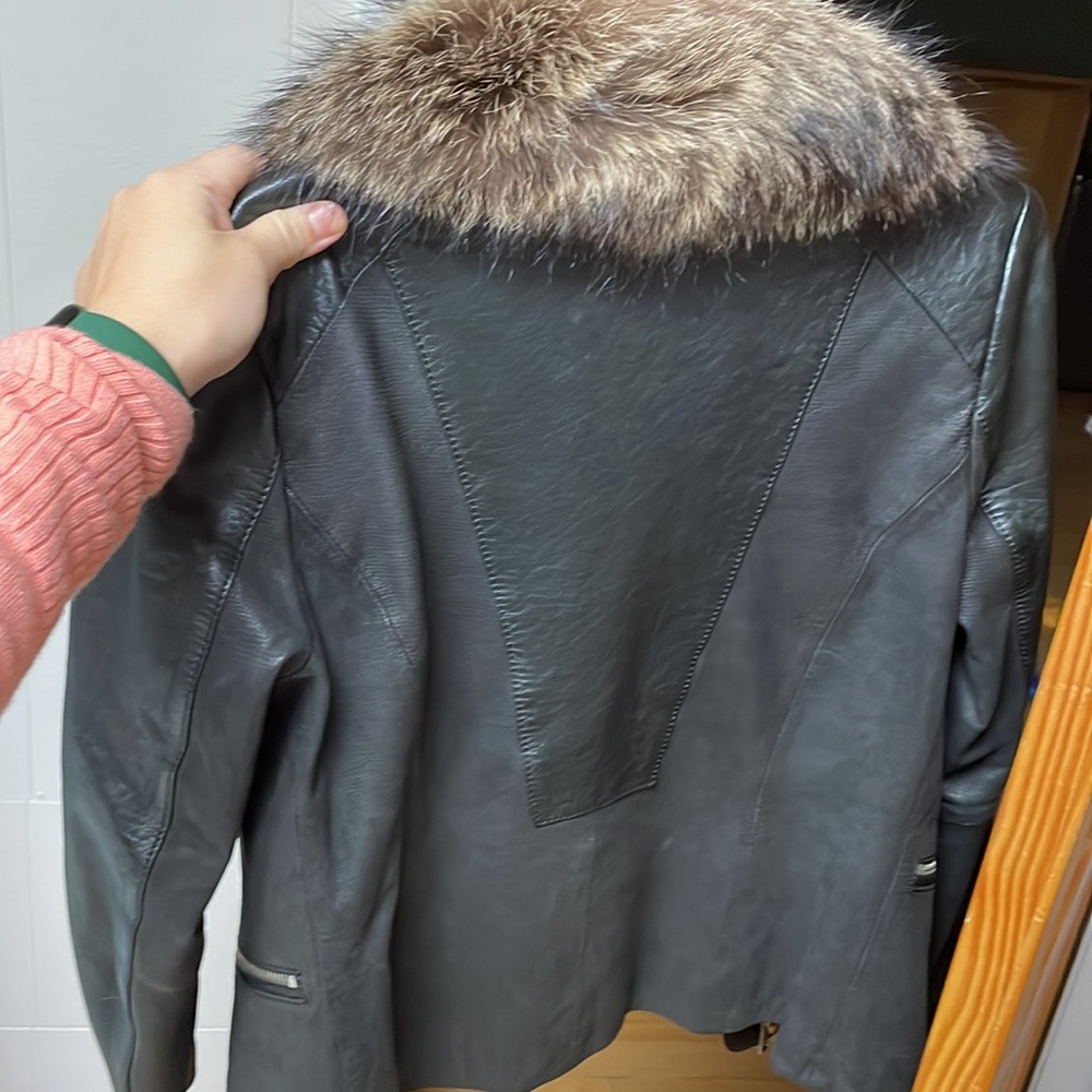 Raccoon collar and real leather jacket - Picture 6 of 6